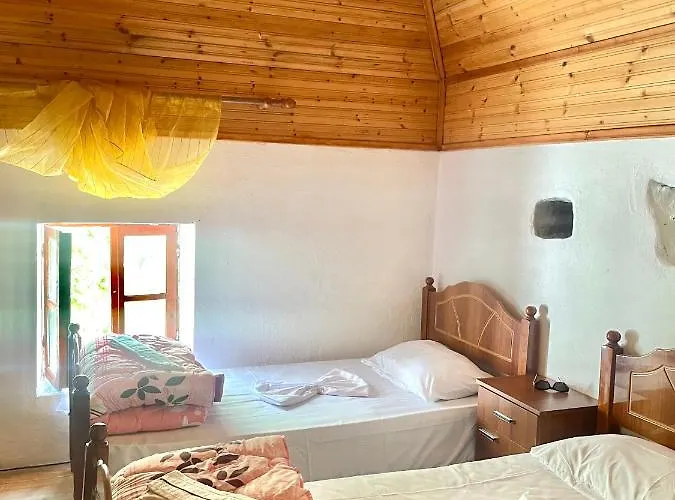 Gjovalin Lokthi Hotel Shkoder