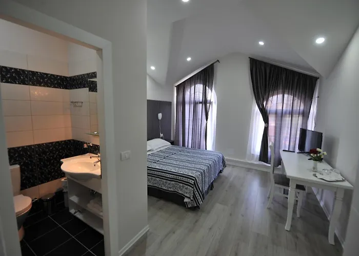 Shkoder hotels near Gjuhadol