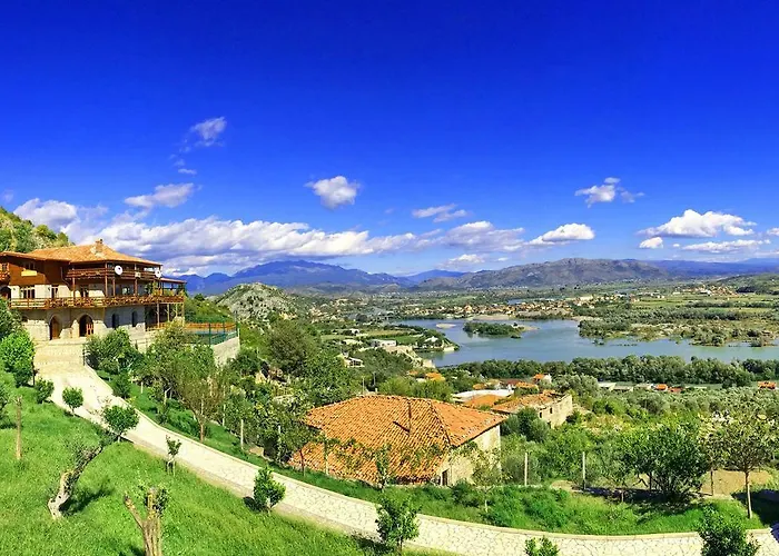 Shkoder hotels near Al-Zamil Mosque