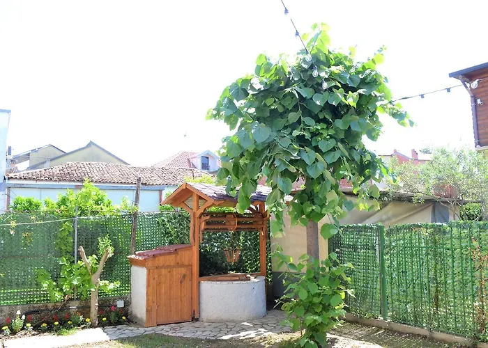 Shkoder hotels near Lead Mosque