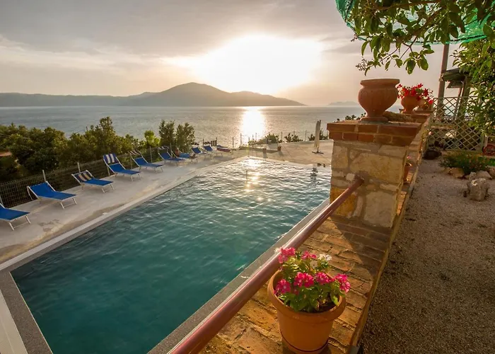 Hotel "San Saena " Radhime